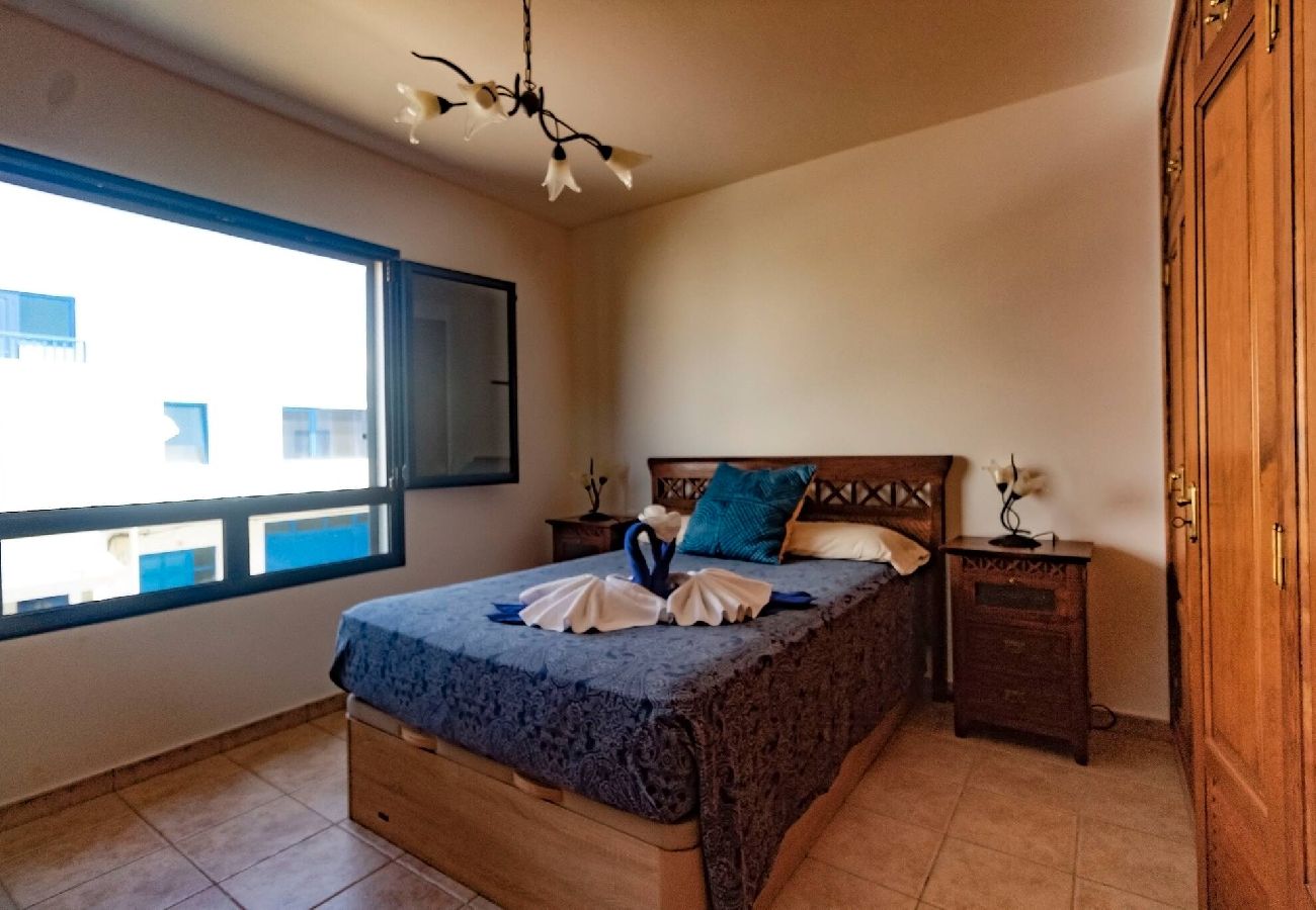 Rent by room in  Famara - Habitación Nº 1,  con baño privado